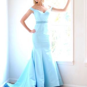 Light blue SHERRI HILL dress size 2-4